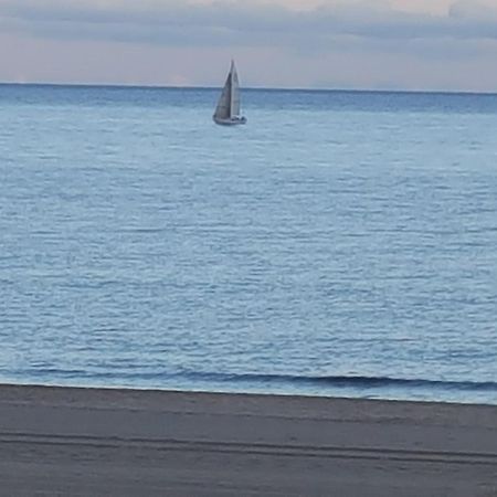 Chambres D'Hotes Un Ete Sans Fin A 50 M De La Plage A Canet Plage Екстериор снимка